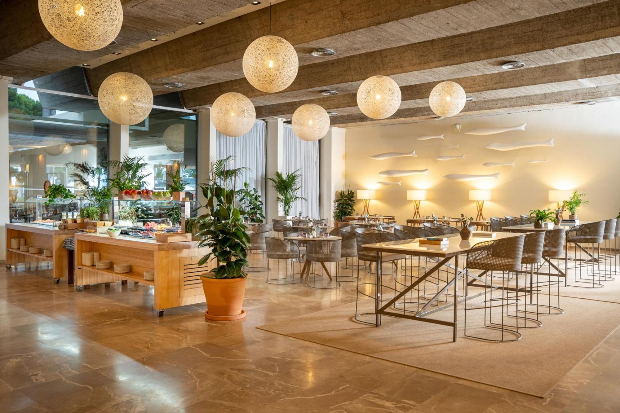 Melia South 4*