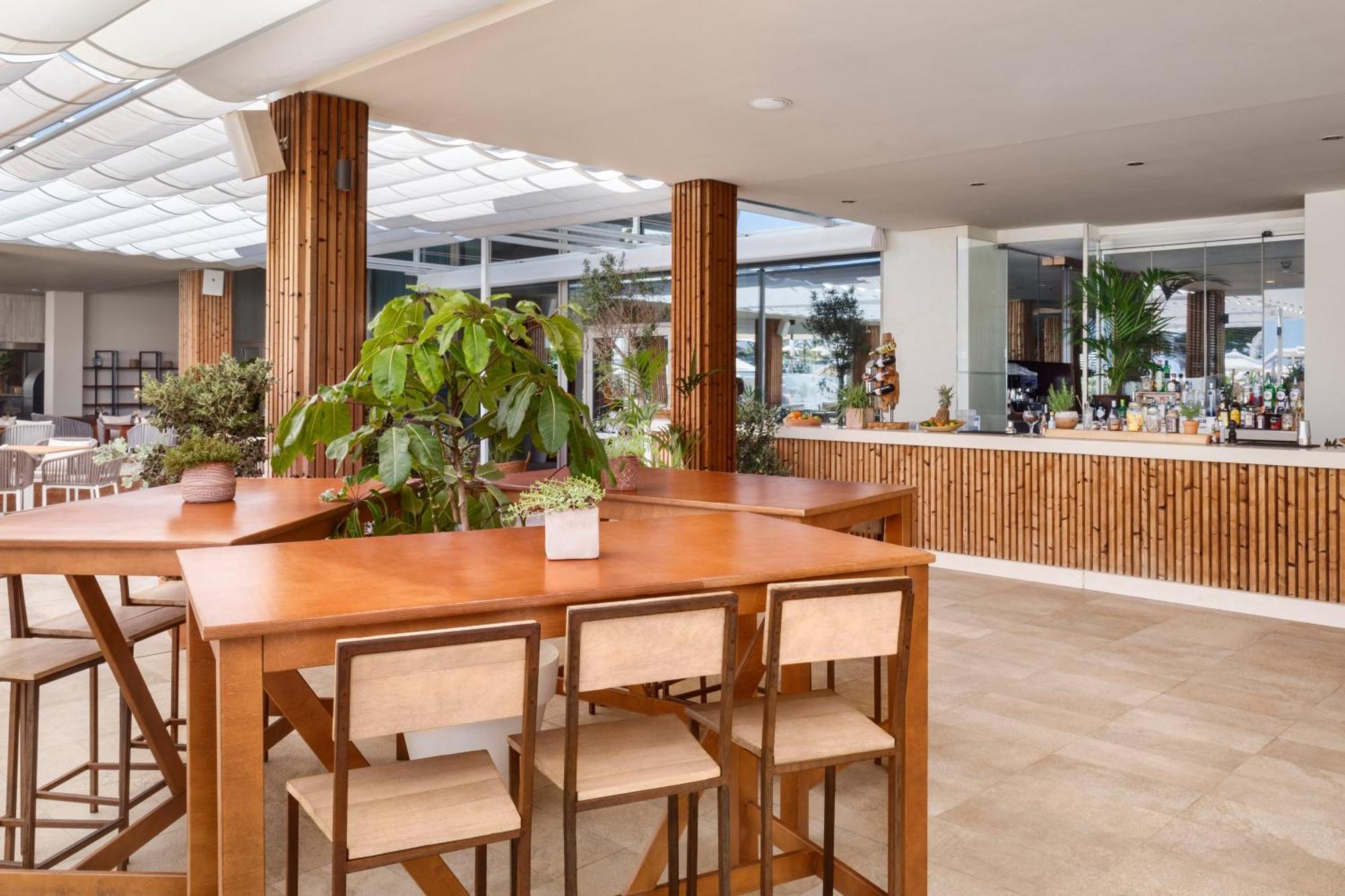Melia South Hotel